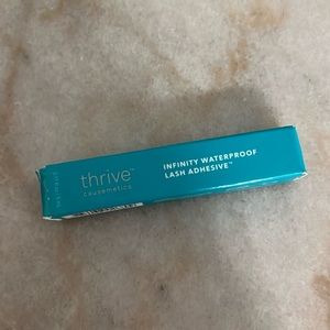 Thrive infinity waterproof lash adhesive